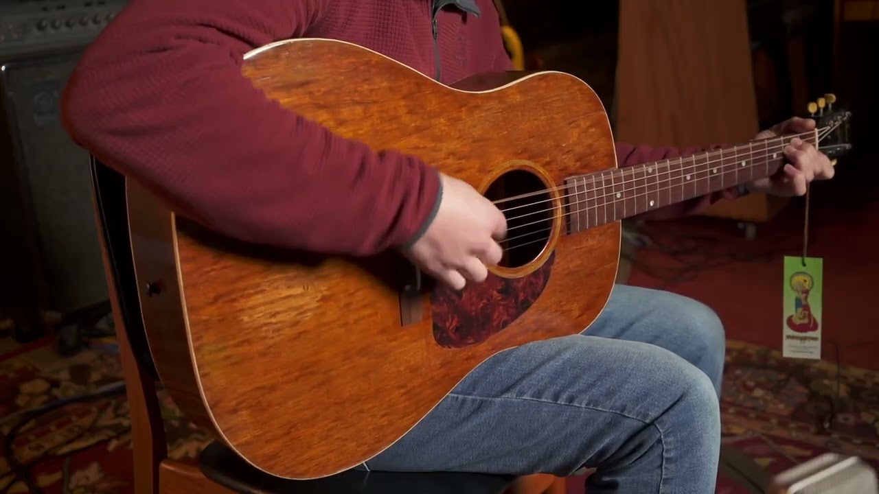 1944 | Gibson J-45 | Banner | Цельная гитара с навершием?!