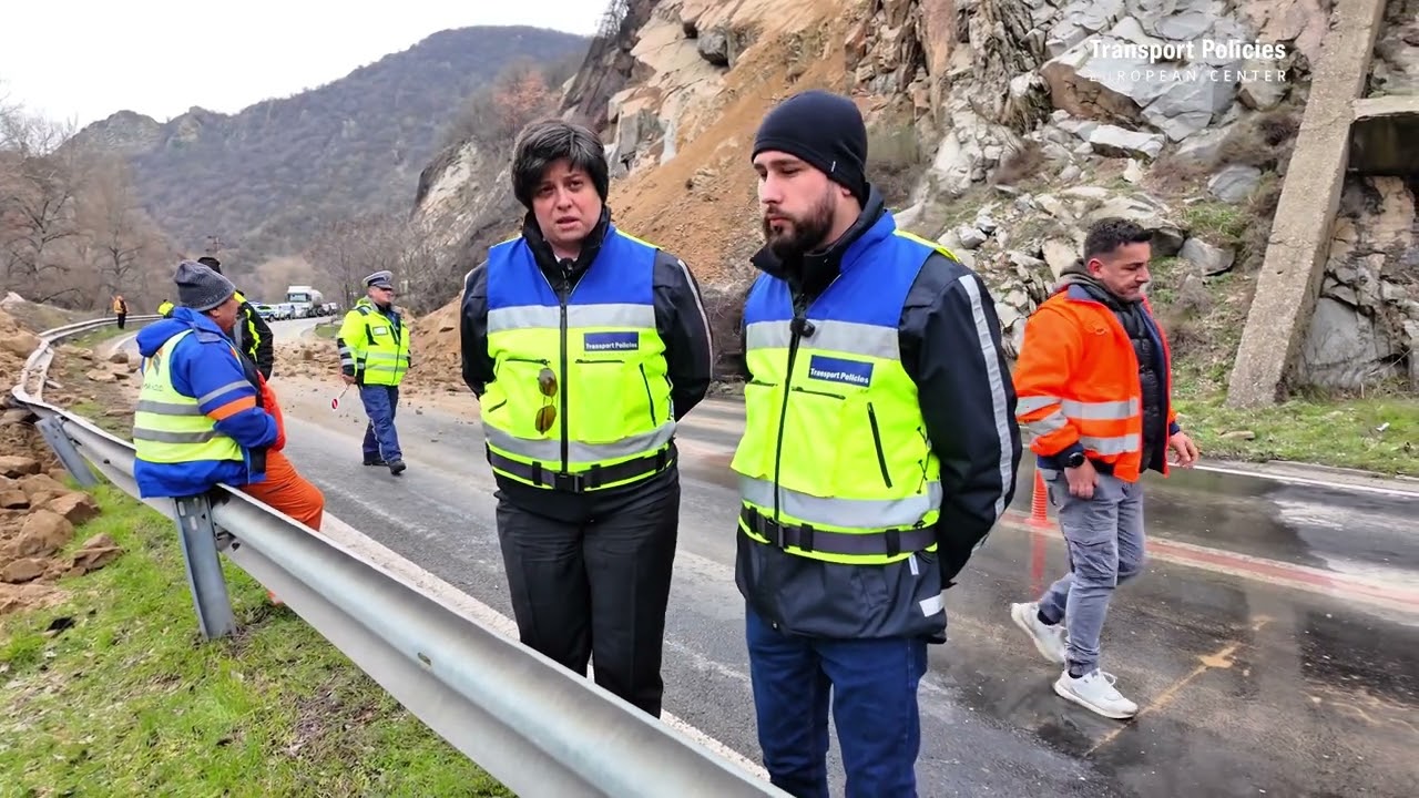 ⛰️ Срутище затрудни движението в Кресненското дефиле!