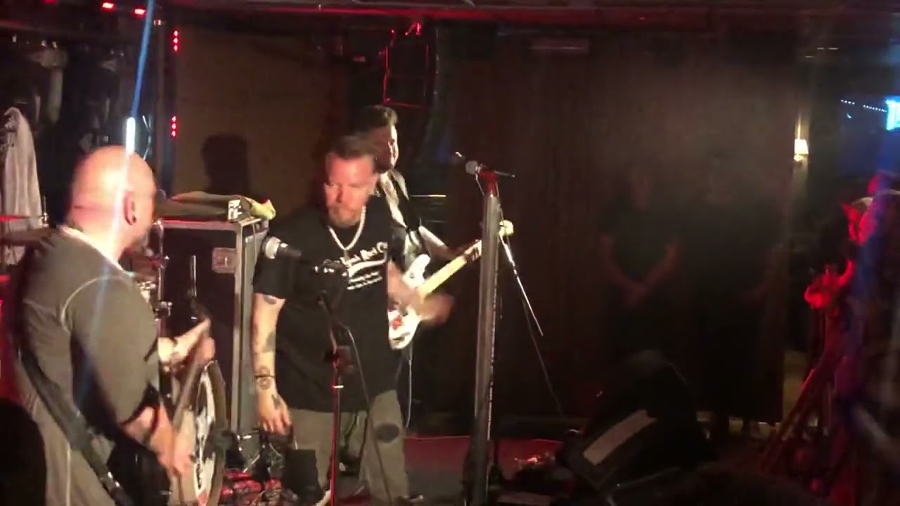 Lillasyster - Total Panik (live V&auml;xj&ouml; In Rock)