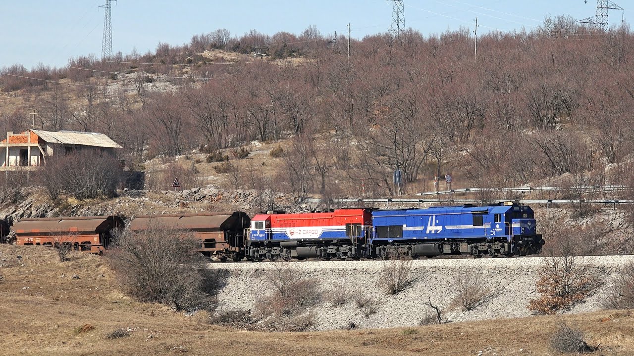 HŽ Cargo 2063 003 & 2062 114 in freight service in South-Western Croatia