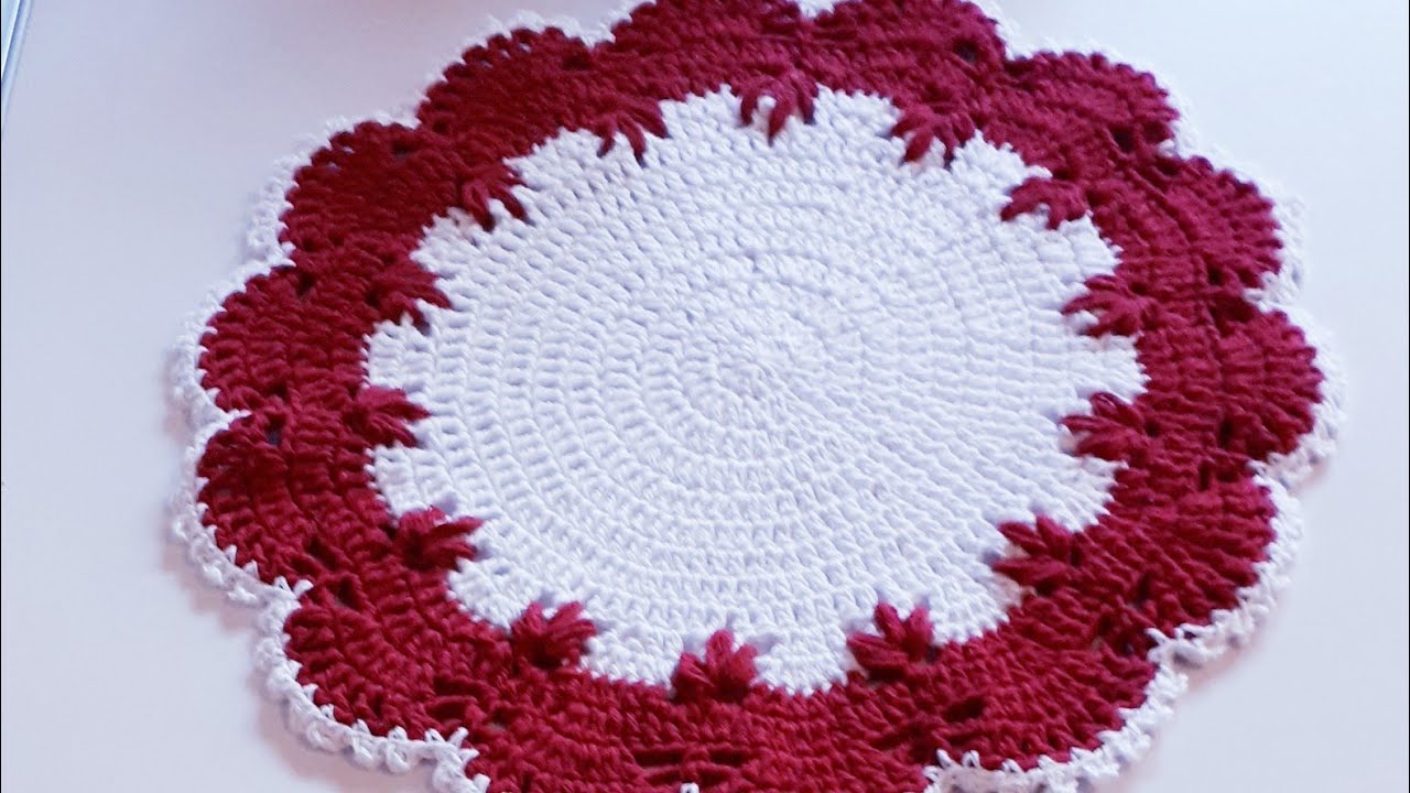 Christmas Doily or Placemat set Perfect for Christmas Gifts 1/4