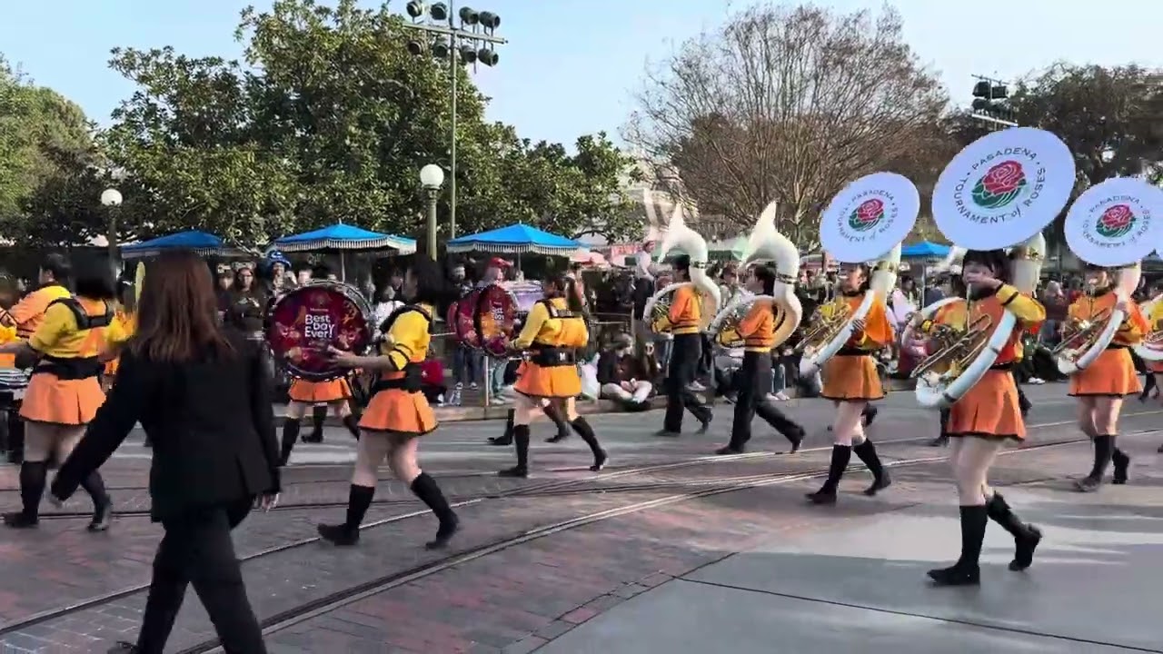 Kyoto Tachibana Marching Band at Disneyland