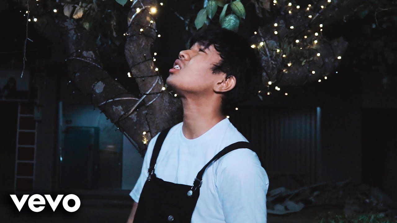 Kery Astina - Unstable Love ft. Skinnyfabs (Official Music Video)