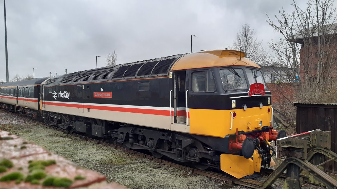 47593 & 45118 UK Railtours The Canary Brush-Positioning Move