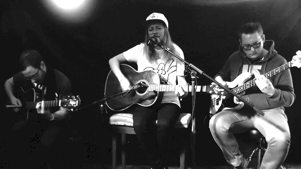 FRAU WOLF - Rubinrot - Acoustic Session