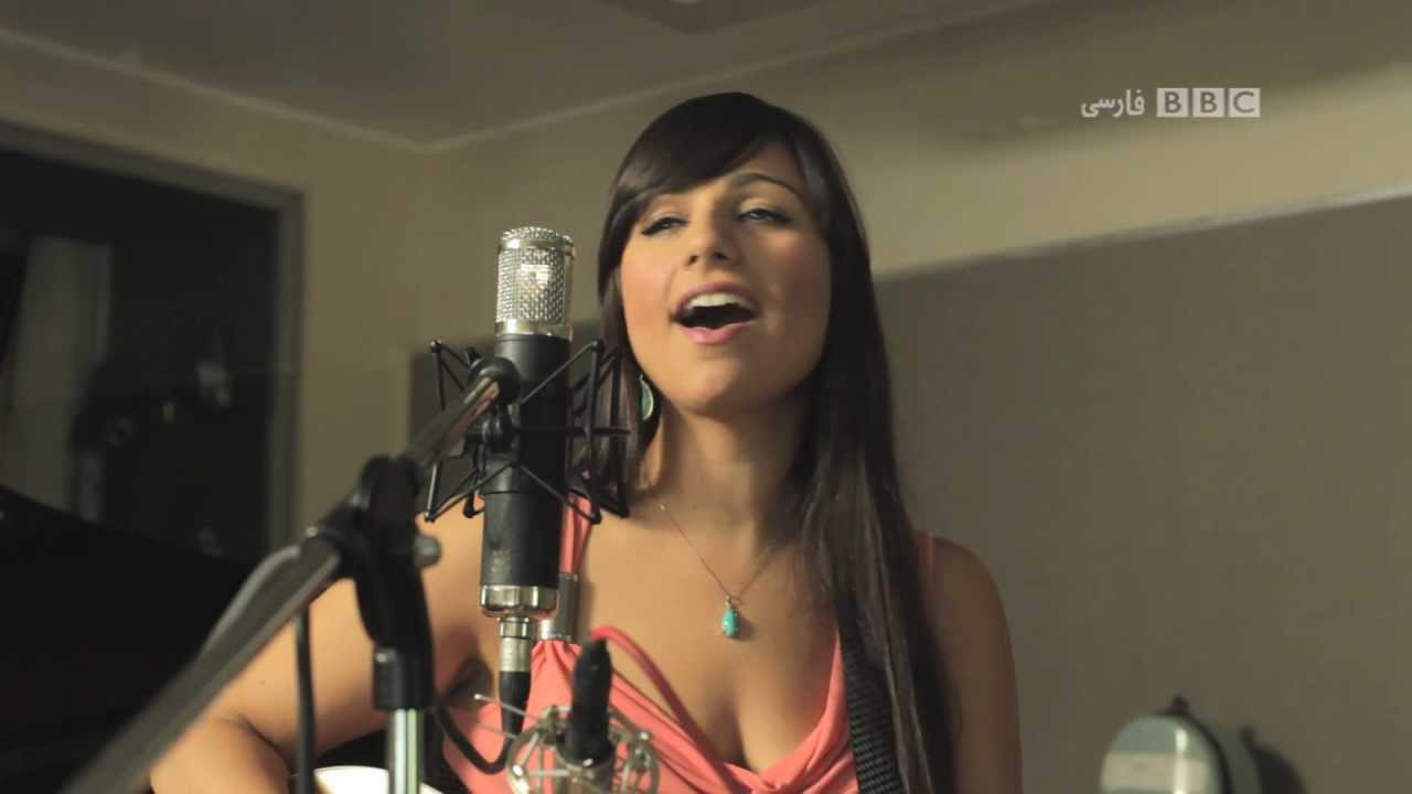 AZADEH - 'Ma&ntilde;ana Boy' live for BBC