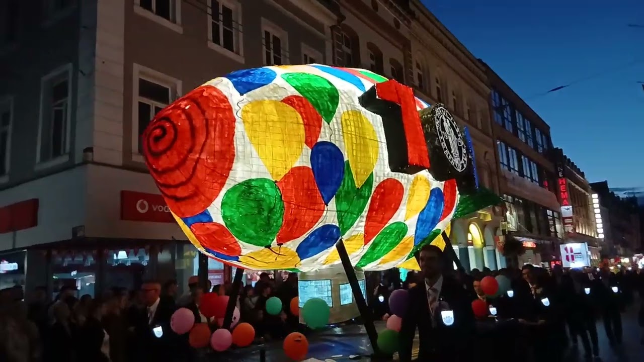 Fackelzug auf dem Neusser Schützenfest 2025