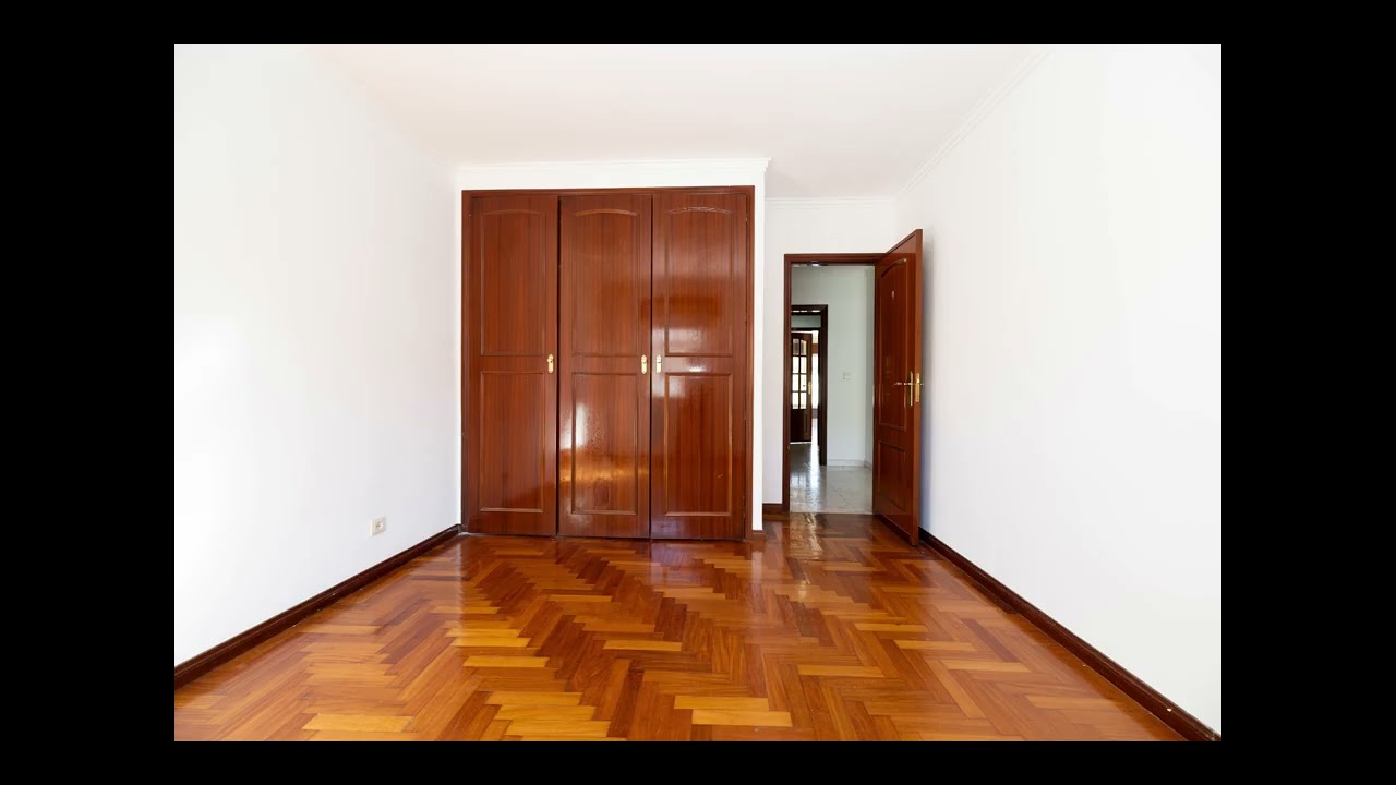 Espaçoso apartamento T2 +1 com estacionamento. - arrendamento