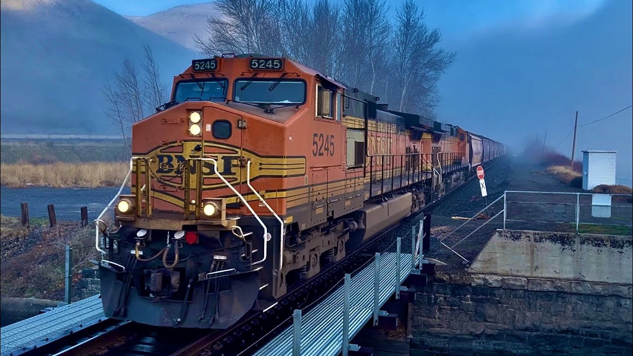 Trains running through BNSF’s Yakima Valley Sub! Thick fog, NS, 50+ MPH trains, and more! 1/16/26