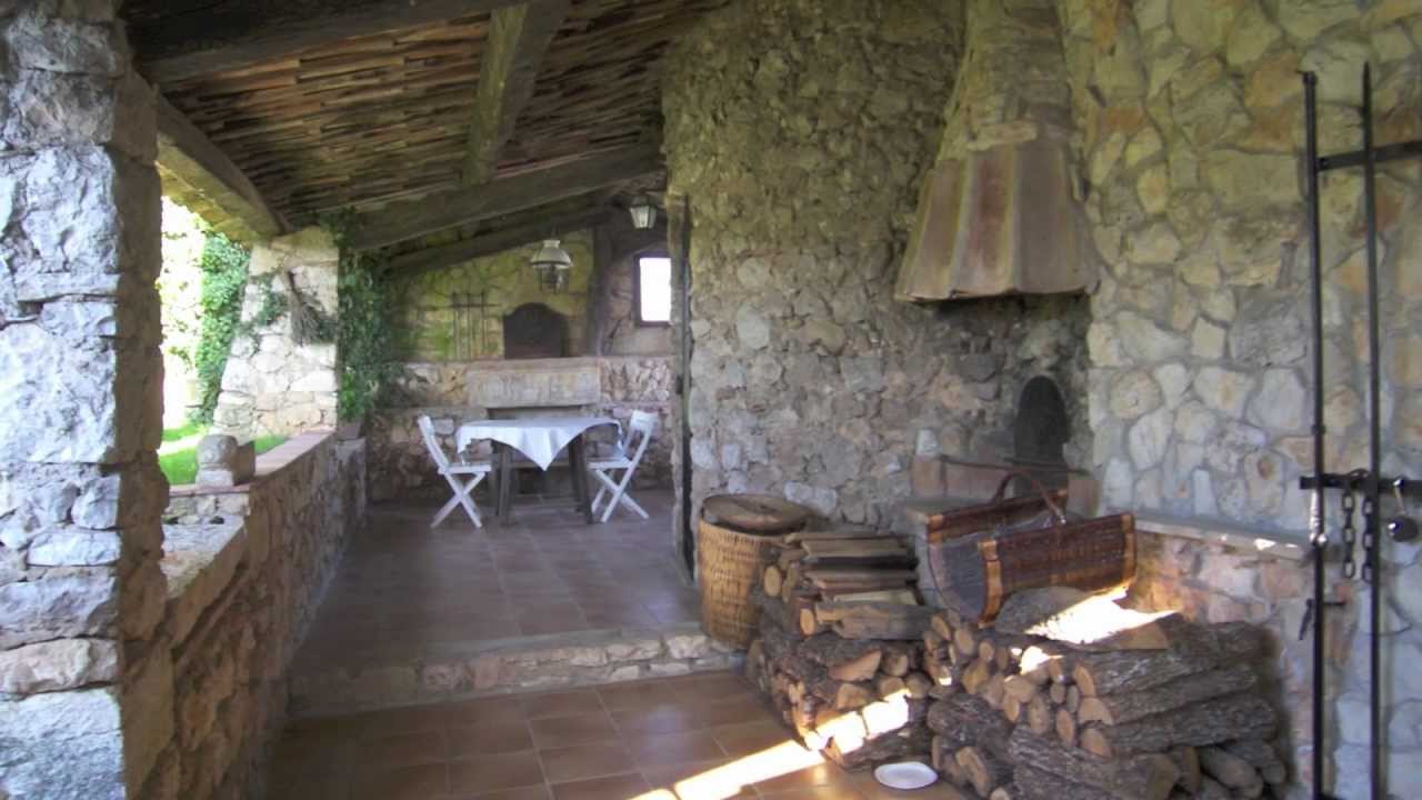 Maison de village à vendre Montmeyan (83) - 6 pièces de 125 m² avec piscine et vue