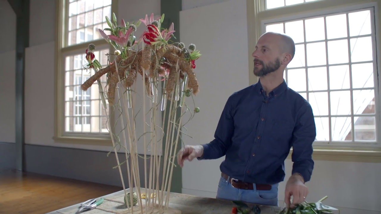 David Ragg | Standing Structure | Flower Arrangements