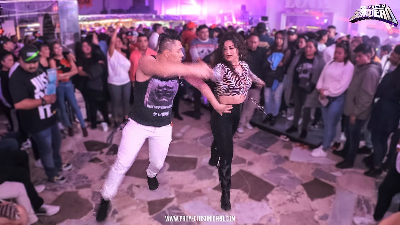 LLORANDO 💔 SALSA ROMANTICA | SONIDO SUPER DENGUE | SALON FORUM, AZCAPOTZALCO