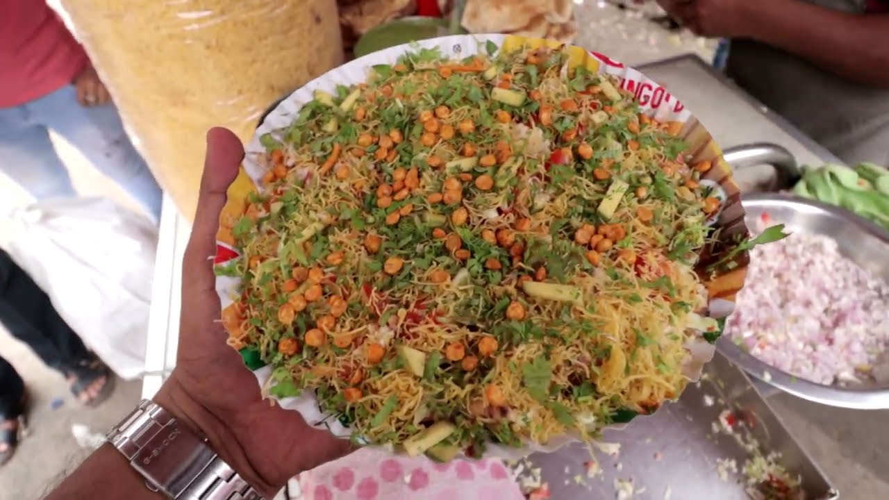 Rajasthani Style Khichiya Papad in Mumbai | Indian Street Food | Mumbai Street Food