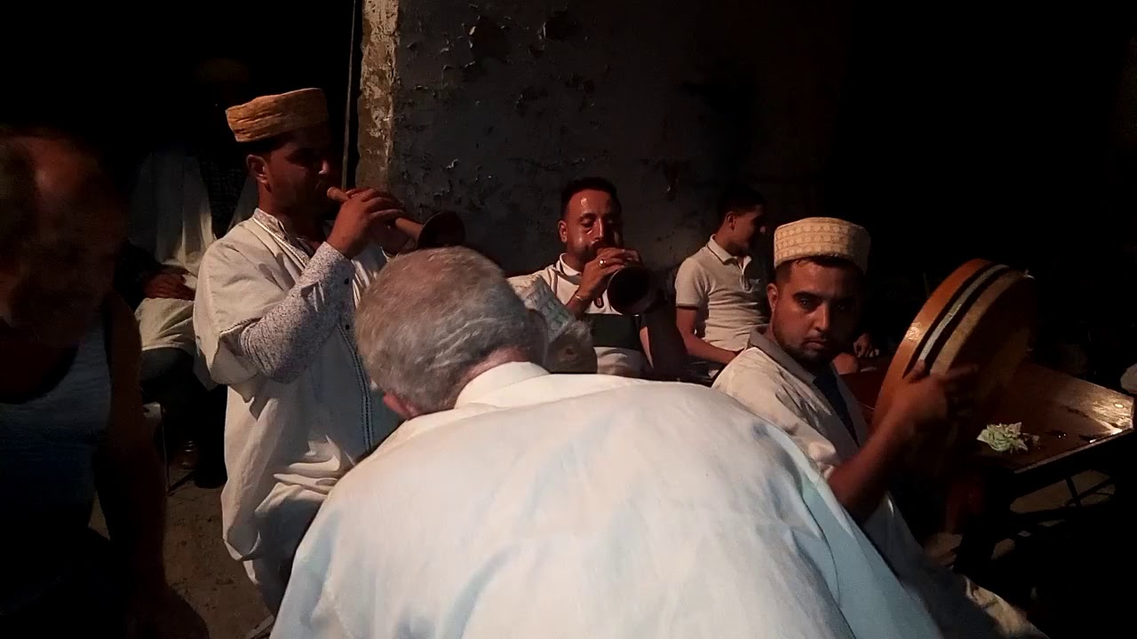 Zoubir Ouharoug ( Herroug , Idhebalen Ath Abbas ) .