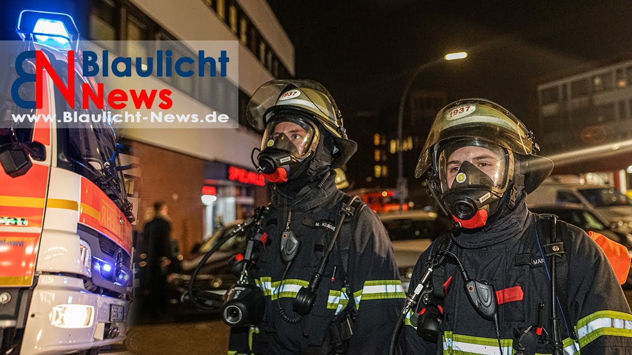 Großeinsatz Feuerwehr Hamburg  Kellerbrand in achtstöckigen Gebäude in Altona  Supermarkt evakuiert!