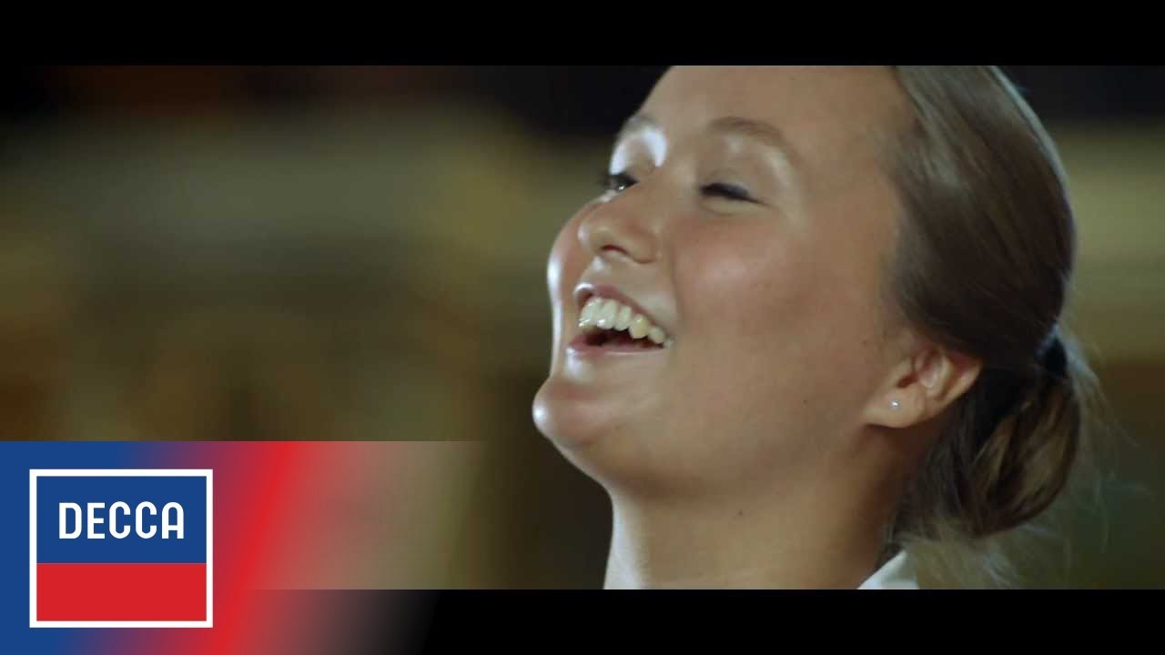 Julia Lezhneva sings 