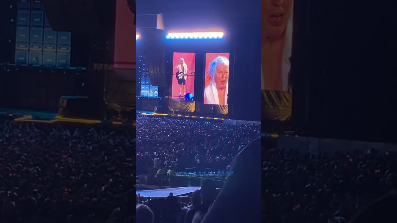 ACDC PWR UP TOUR - Morumbis - São Paulo - Brasil - Let There Be Rock (with Angus Young solo) - 3/3 