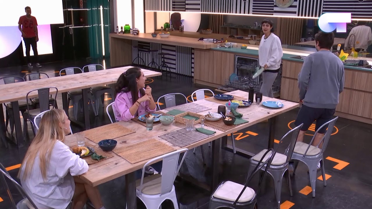 JULIA y MIKI se 