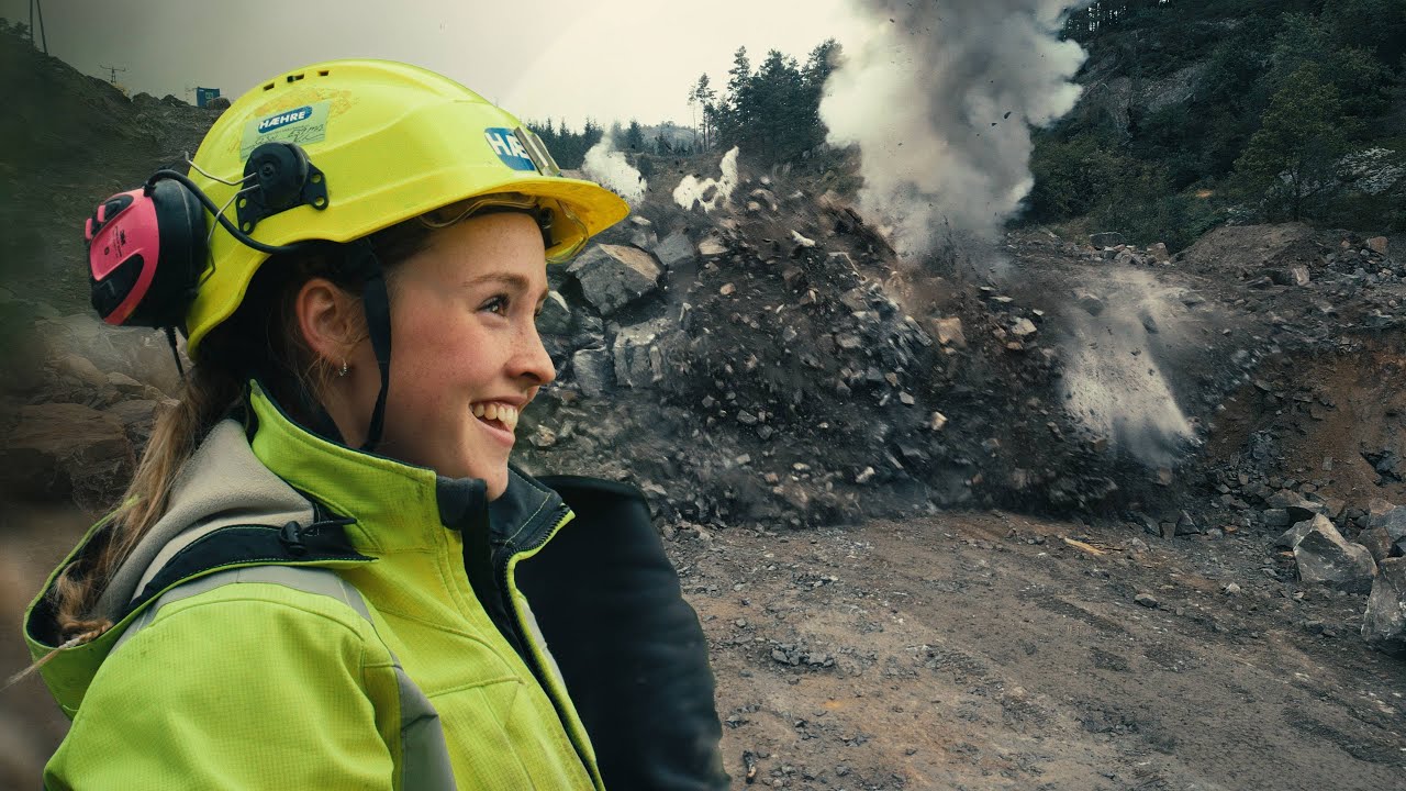 L&aelig;rling i H&aelig;hre, fjell- og bergverk i dagen.