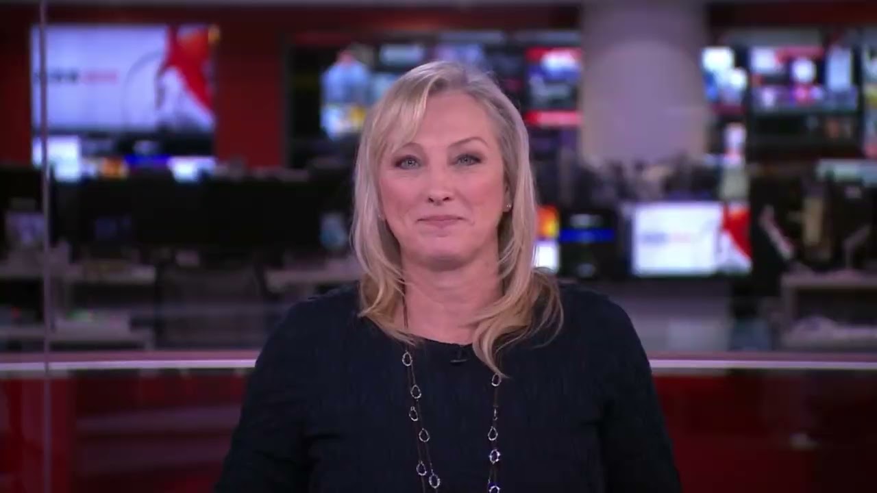 Вступительная заставка BBC News (британская версия) в 11:00 18.01.26.