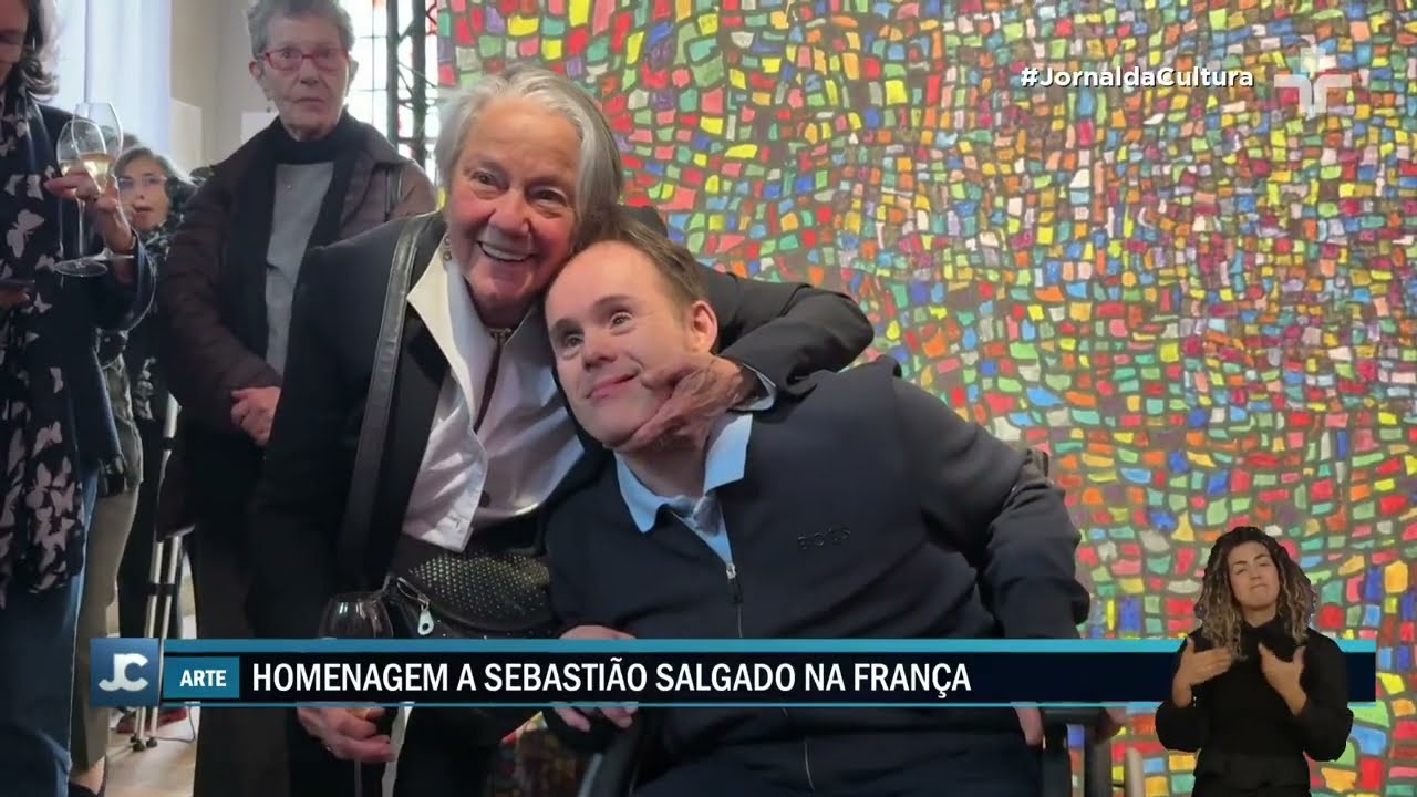 Família homenageia Sebastião Salgado na abertura da exposição do filho Rodrigo