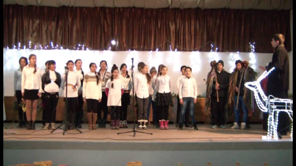 FESTIVALUL DE DATINI ȘI OBICEIURI DE IARNĂ - HUDEȘTI 22 DECEMBRIE 2013