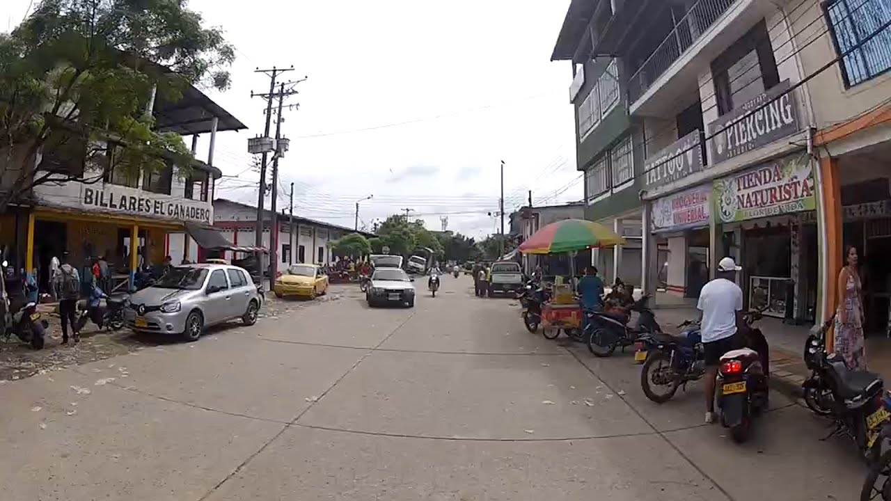 28 Orito - Putumayo calle 9, 7 y kra 8. Tour en moto por Colombia.