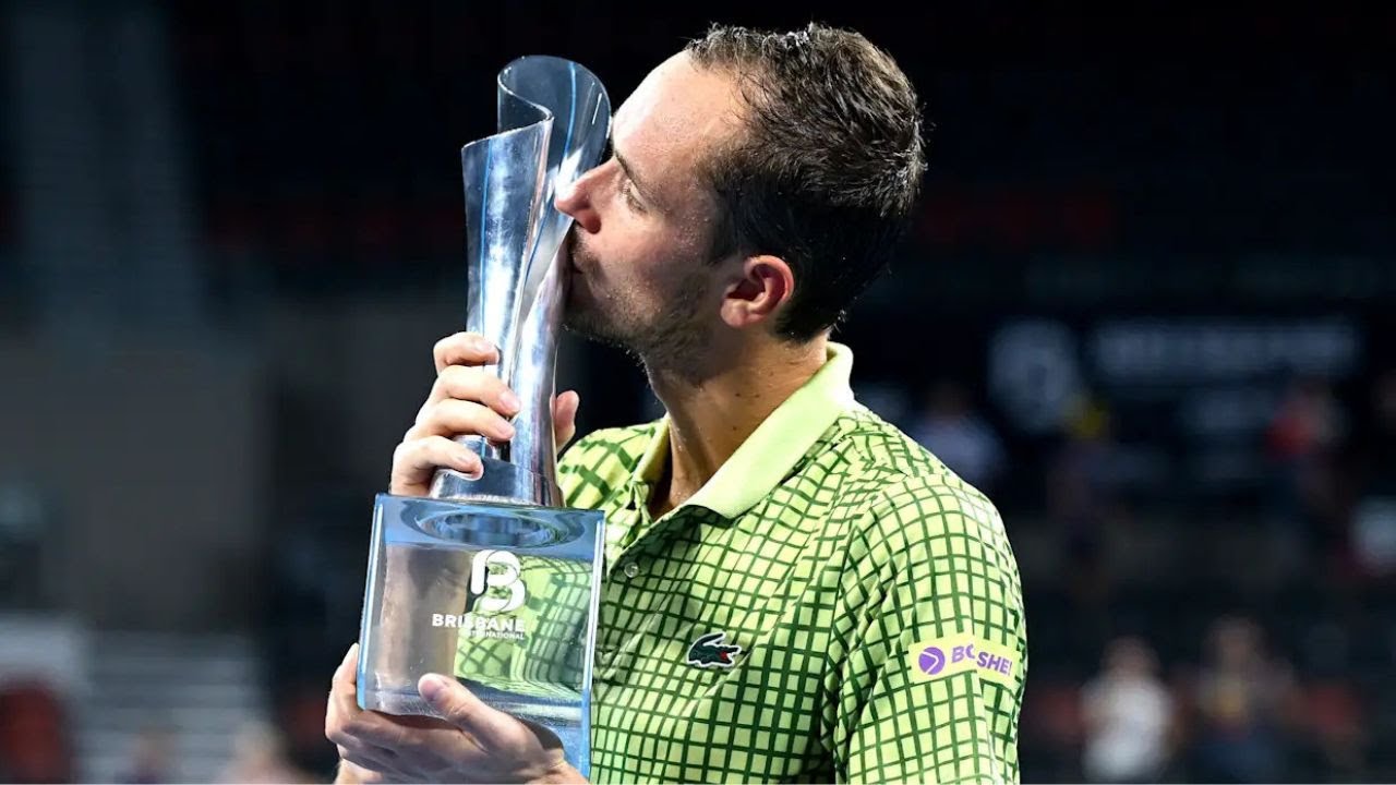 DANIIL MEDVEDEV CAMPEÓN FRENTE A BRANDON NAKASHIMA. ARYNA SABALENKA CAMPEONA FRENTE A MARTA KOSTYUK.