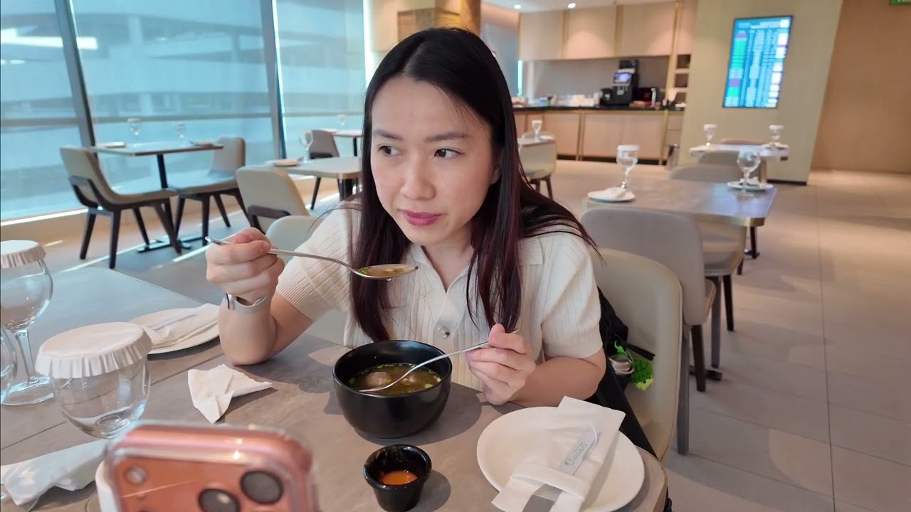 SQ LOUNGE at T3 SOEKARNO HATTA, SQ FIRST CLASS  CGK-SIN