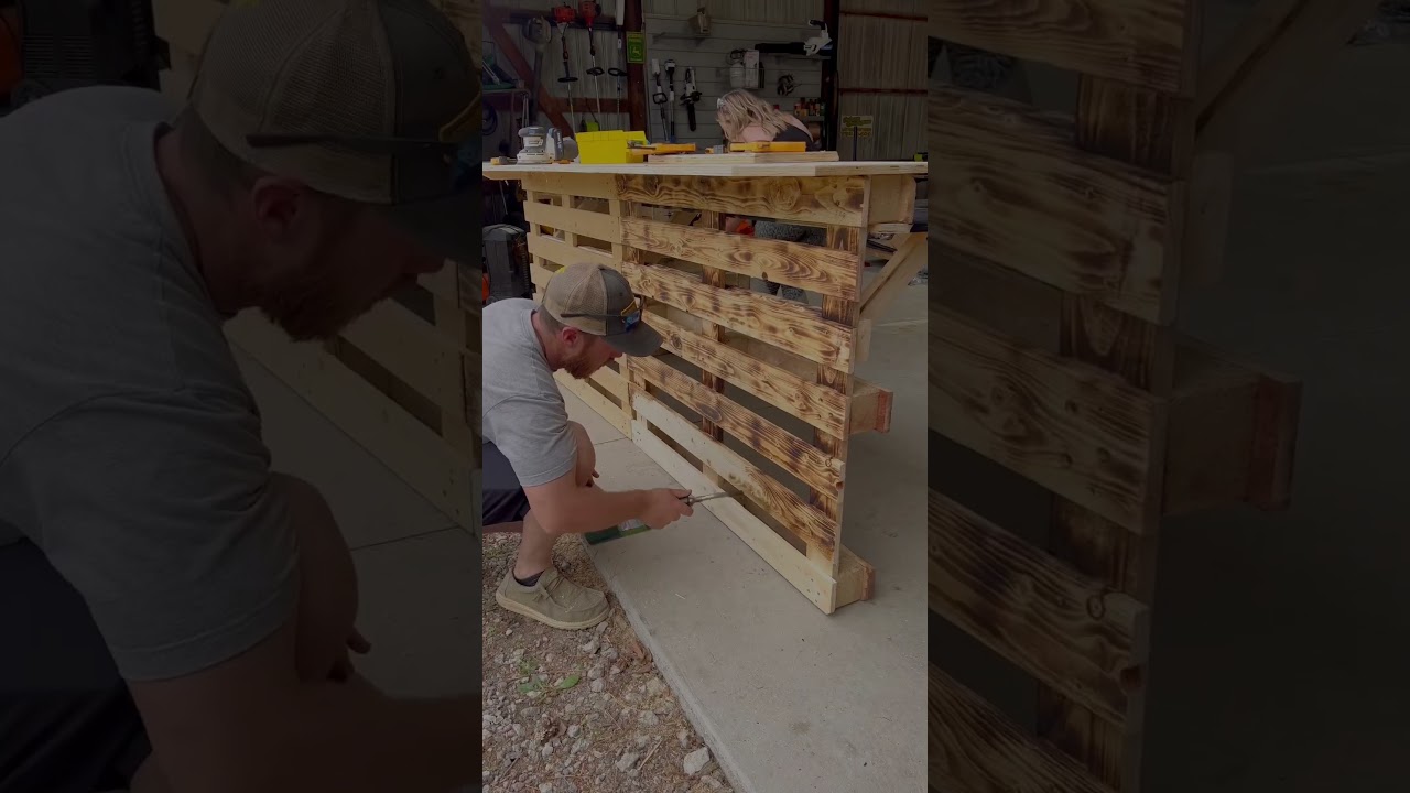 Pallet bar #diyproject #palletprojects #palletproject #easydiy #repurposed