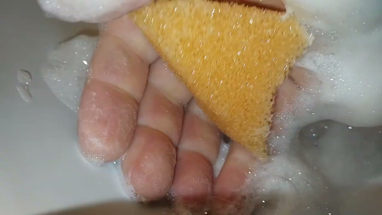 Buon Pomeriggio rilassatevi guardando questo ASMR che ho creato con questa Spugnetta Arancione 