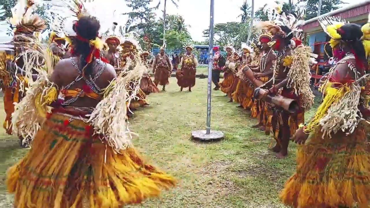 Mekeo Traditional Dancing Group from Inawi (short)