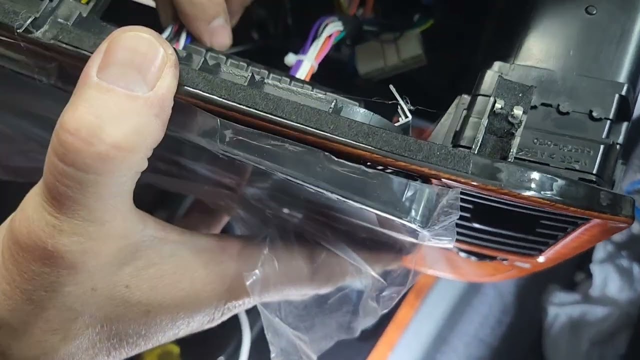1998-2000 Lexus LX470 radio install hardwire