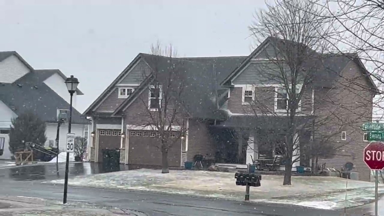 Snow starting again just now going to be 2-5 inches today & tomorrow 