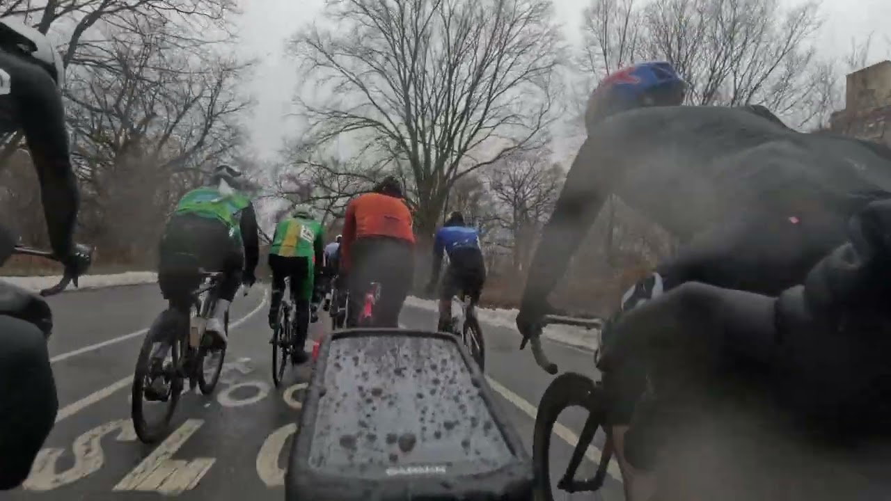 NYC IceBreaker Prospect Park Crit Race. Cat 3/4 First Race of the season. Last Lap