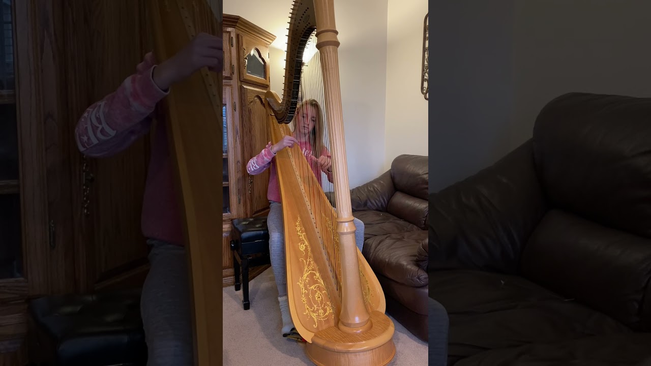 O Holy Night - Leah Larson on the Harp -- Dec 2021