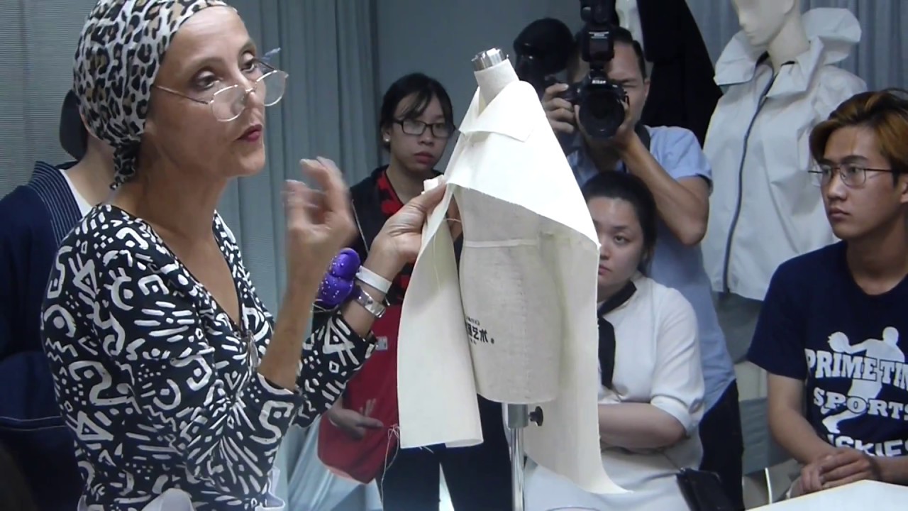Experimental fashion: Coat draping Zero-Waste design