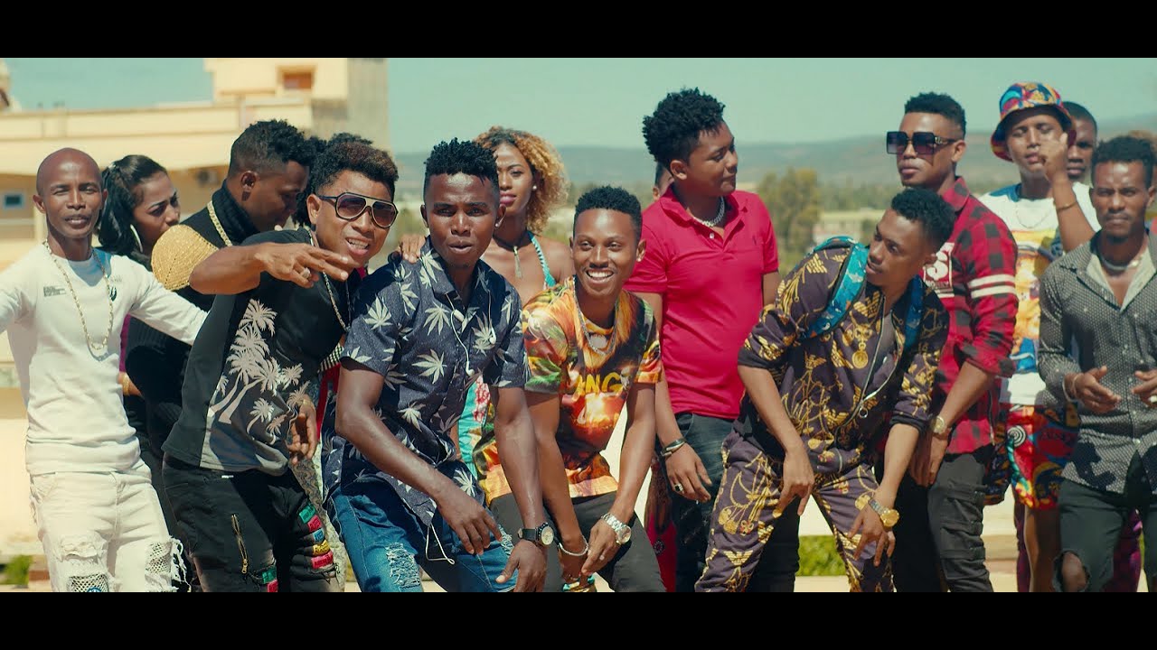 TAMBABE SAMBY ARTISTE