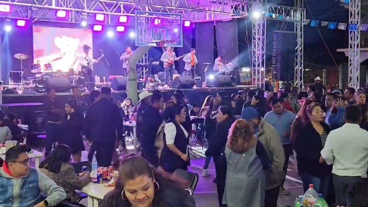  Tercera noche y última noche de baile. En sanjuanito
