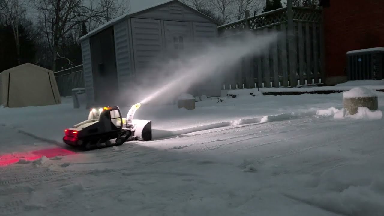 Winter in August? - 3D Printed RC Snowcat - Blowing light fluffy snow with ease!