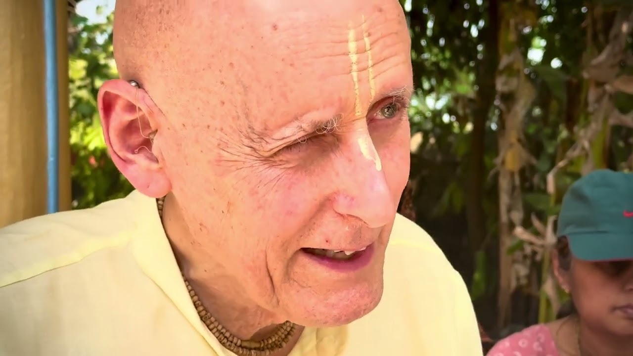 Boro Sukher Kabor Gai Bhajan in Surabhi Kunj, Navadvip Dham | Spiritual Insights