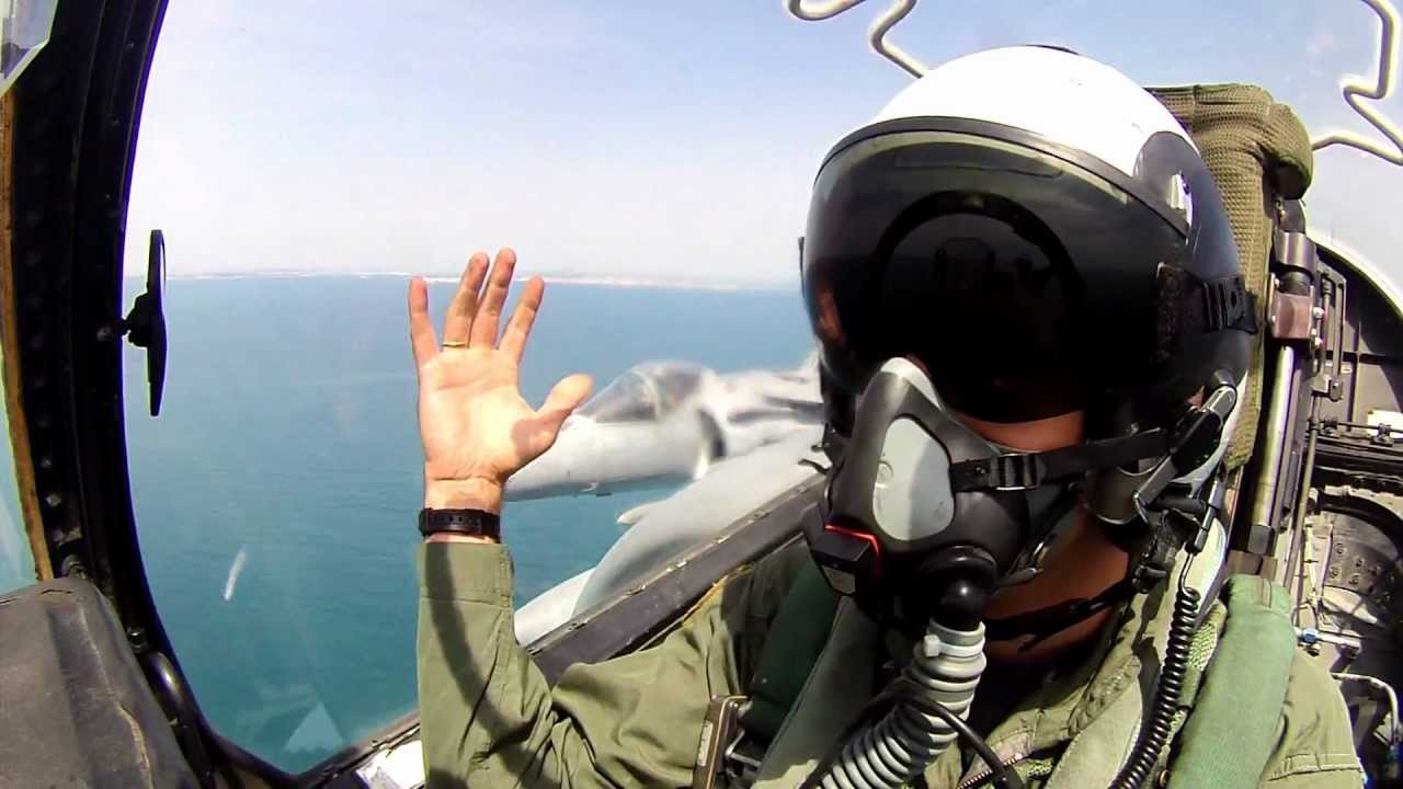 Surcando el cielo desde la bahía de Cádiz