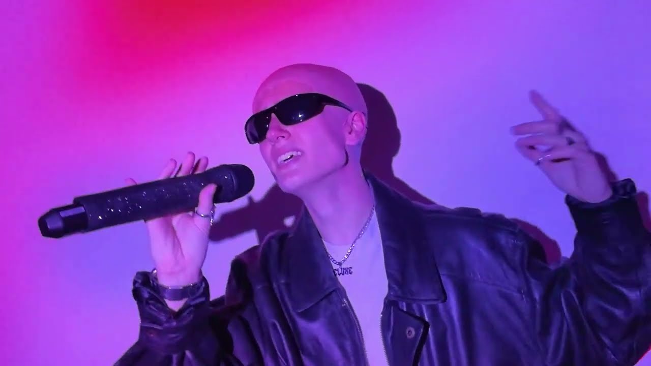 MR.DELUXE - Gisteravond (official lyrics)