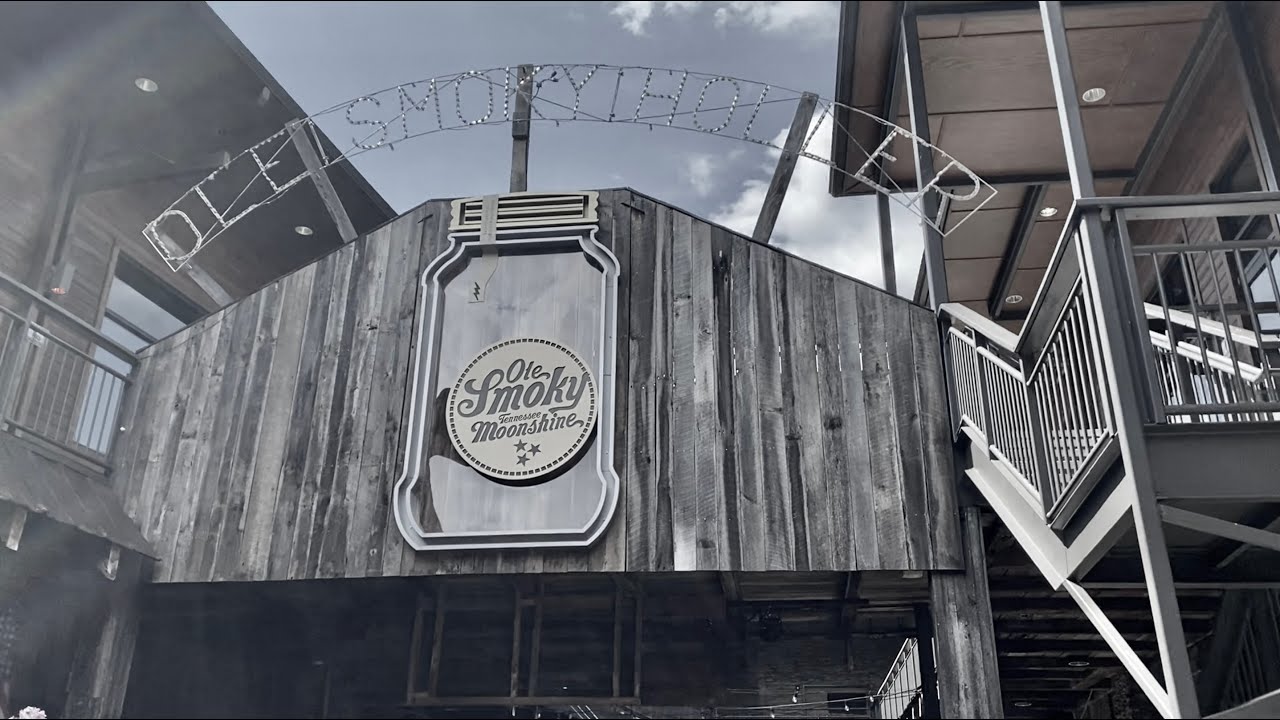 Gatlinburg, TN Distilleries & Food
