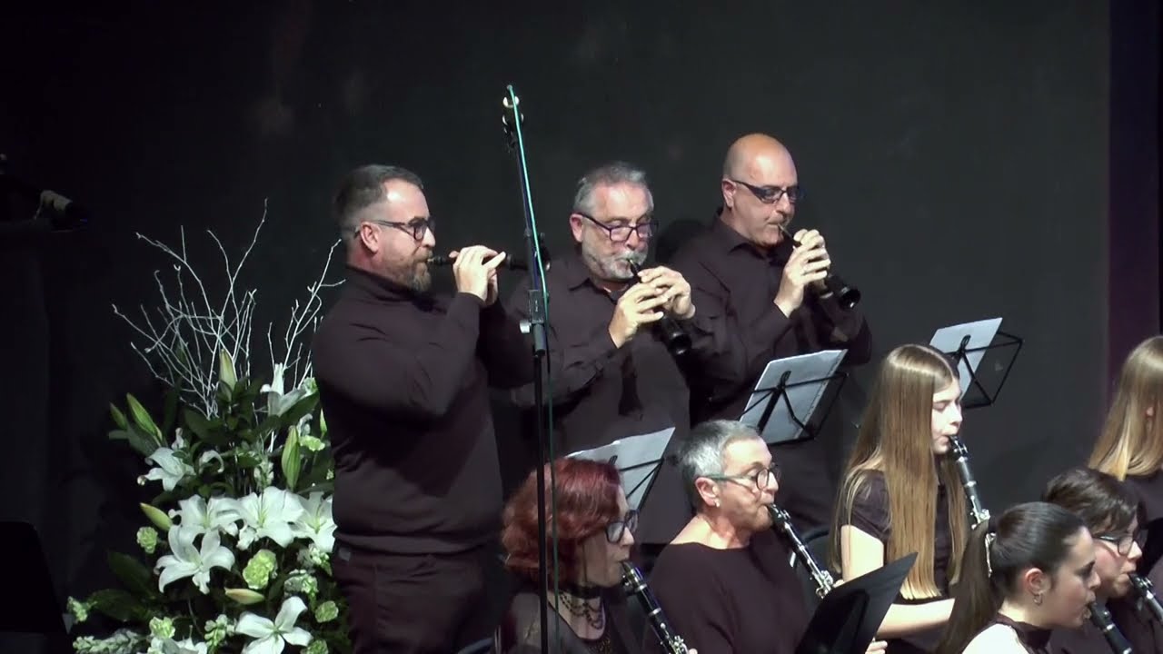 MUIXERANGUES AL CEL   BANDA MUSICA ULLDECONA