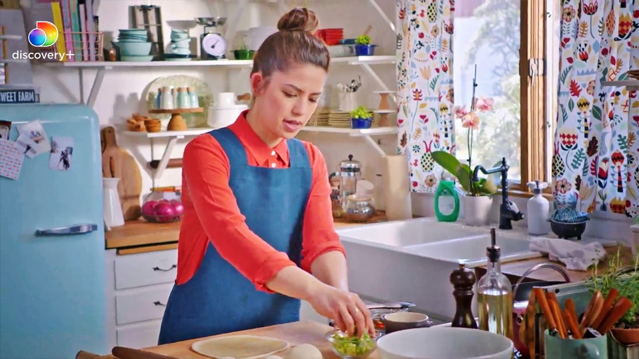 Modern farmhouse food with bold flavor | Girl Meets Farm S1 E 4| discovery+