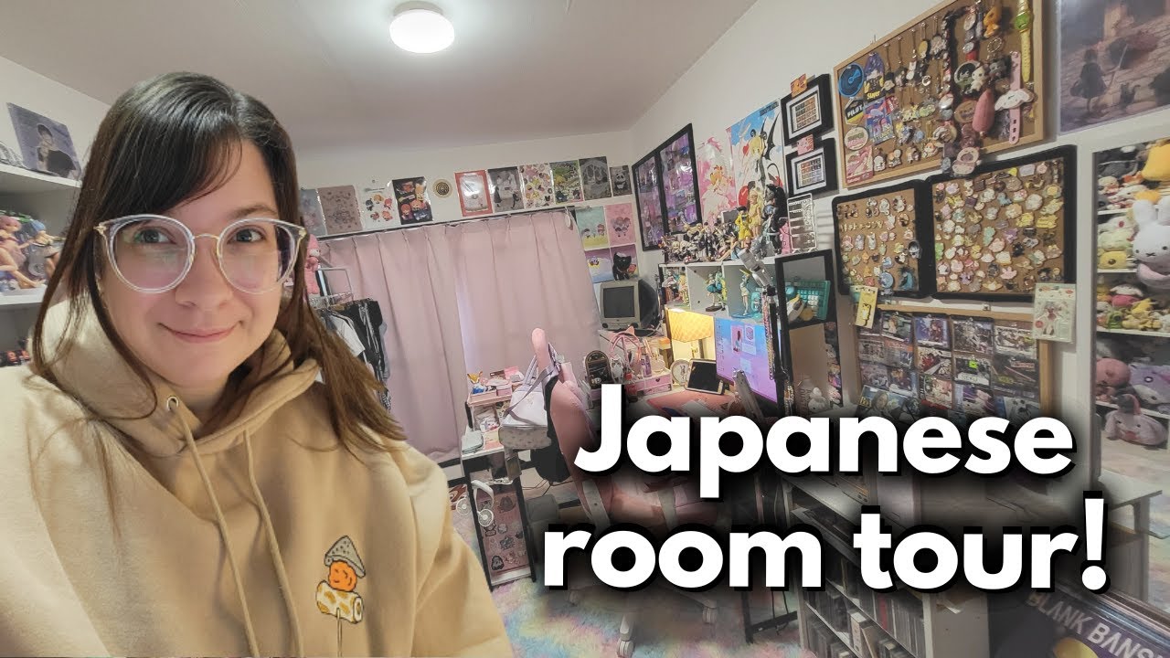 Tour of my room in Japan! Anime & weeb HEAVEN!