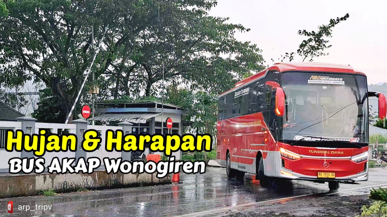Terpaku Saat Hujan Deras Silih Berganti BUS AKAP keluar dari Terminal Wonogiri