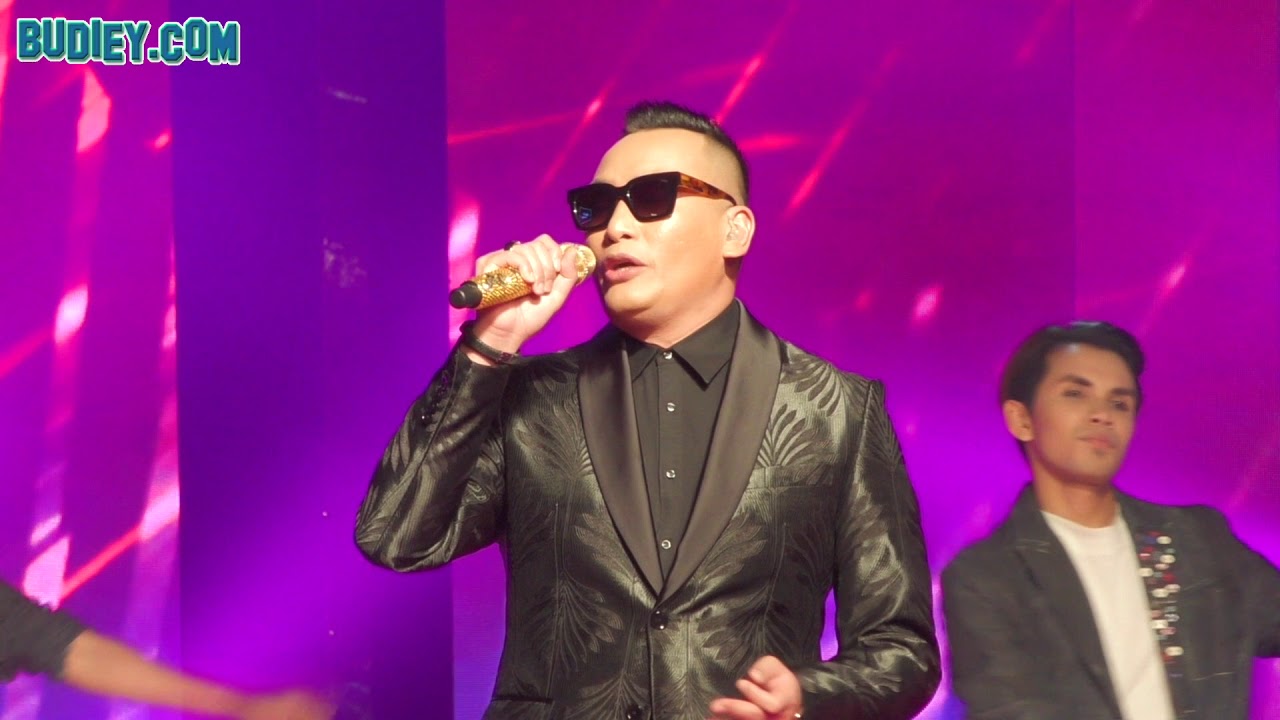 Datuk AC Mizal Jadi Juri Jemputan - Nyanyi Lagu Nostalgia - FIONA #gegarvaganza