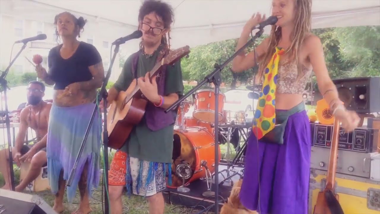 CircUS Song - Live @ The Day of Wonder